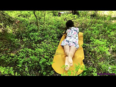 ❤️ Un străin de pe Tinder îmi masturbează păsărica și o fute cu pasiune în pădure ❤  at porn ro.pornmega-com.ru ❌️❤