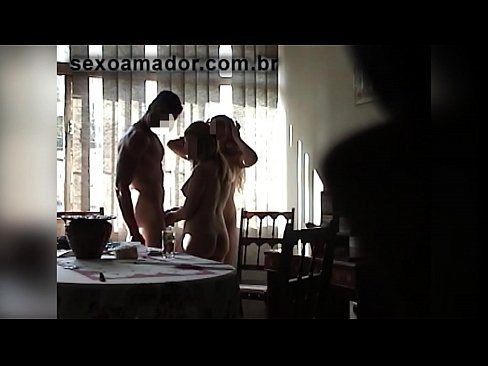 ❤️ Prietenii sexuali invită un bărbat uriaș și o partidă în trei cu el ❤  at porn ro.pornmega-com.ru ❌️❤