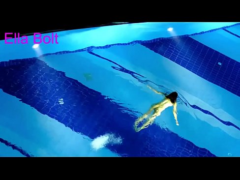❤️ Nu mă pot opri din privit, tânără blondă surprinsă înotând goală în piscina stațiunii ELLA BOLT ❤  at porn ro.pornmega-com.ru ❌️❤
